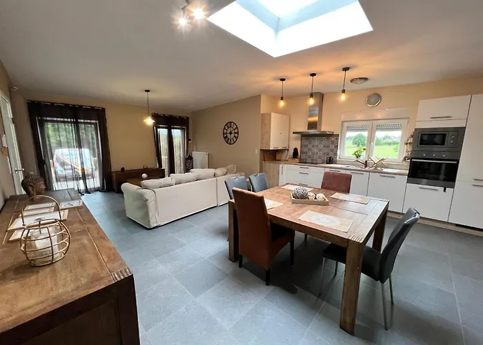 A L’orée Du Bois… *