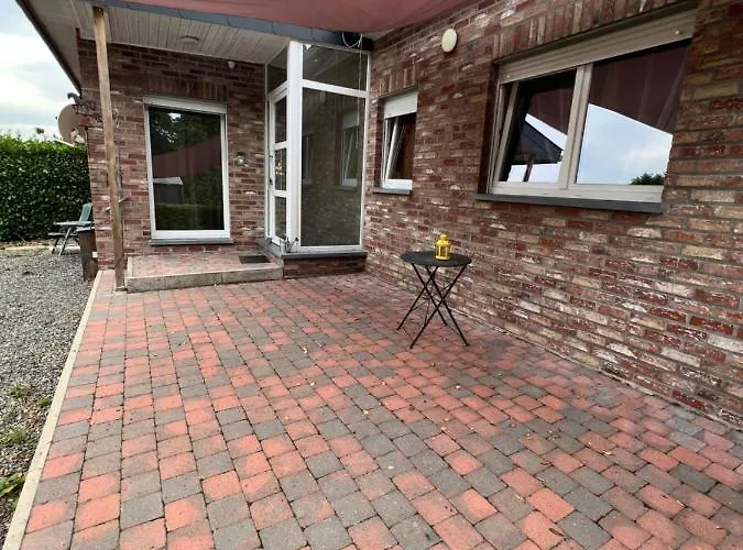 A L’orée Du Bois… *